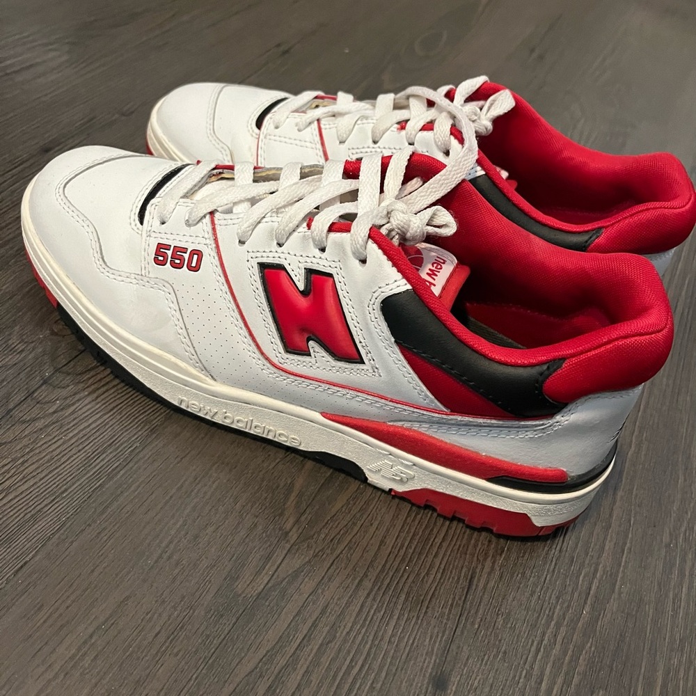 New Balance 550 (Men 9.5)